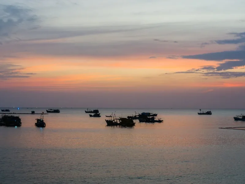 how to choose the right fishing tour guide in vietnam