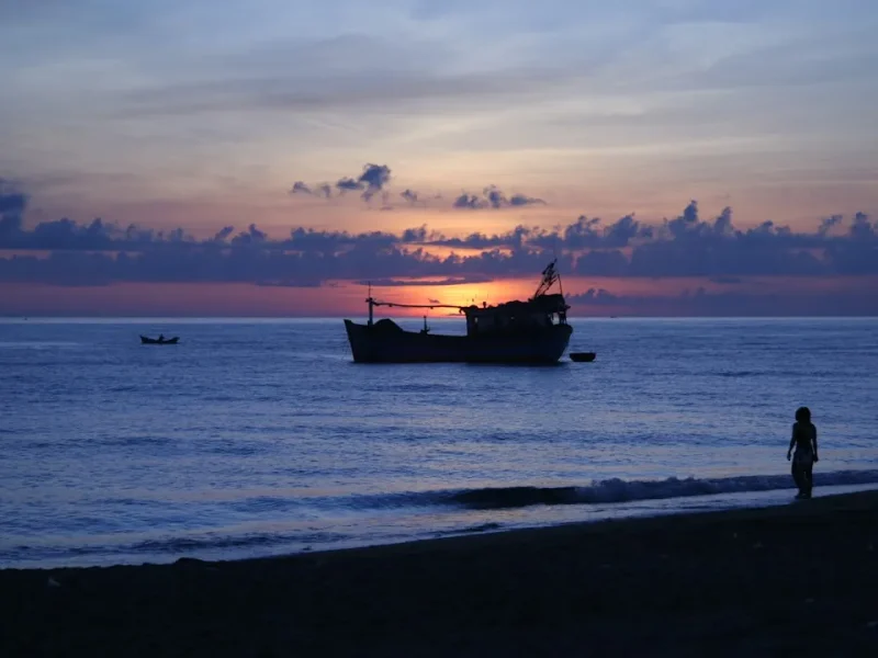 choosing between private and group fishing tours in vietnam what you need to know