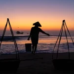 choosing the best time to fish in vietnam sunrise or sunset