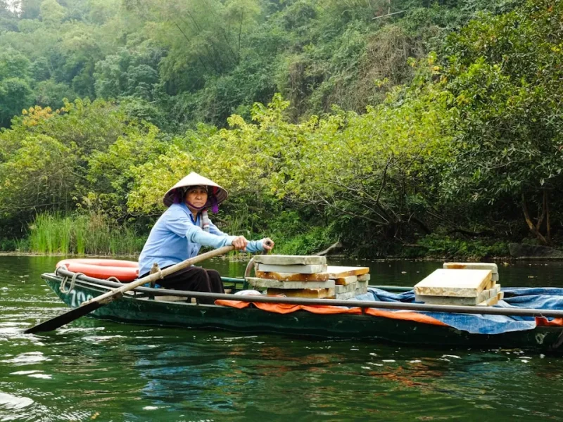 essential fishing apps and tools travelers need in vietnam