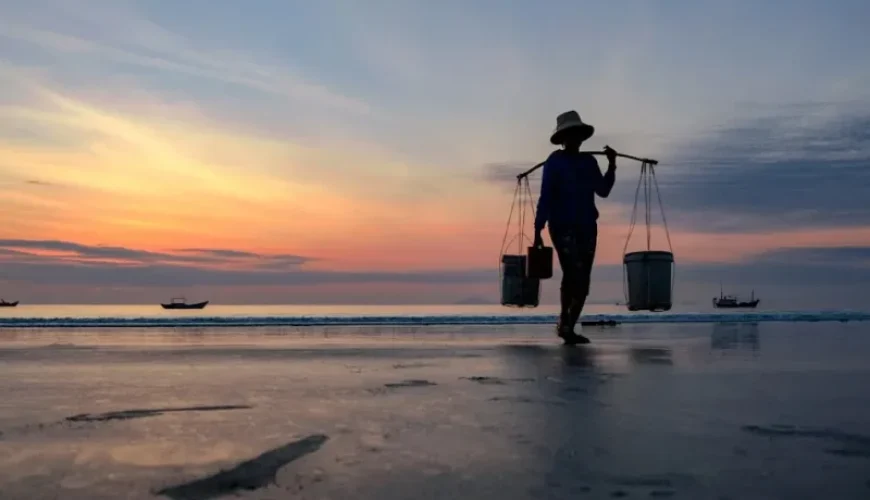 navigating the waters safety tips for solo fishing in vietnam
